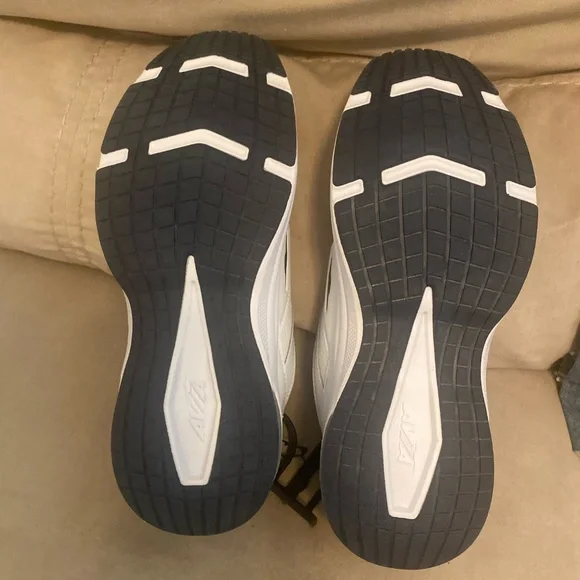 Shoes - Picture 2 of 6